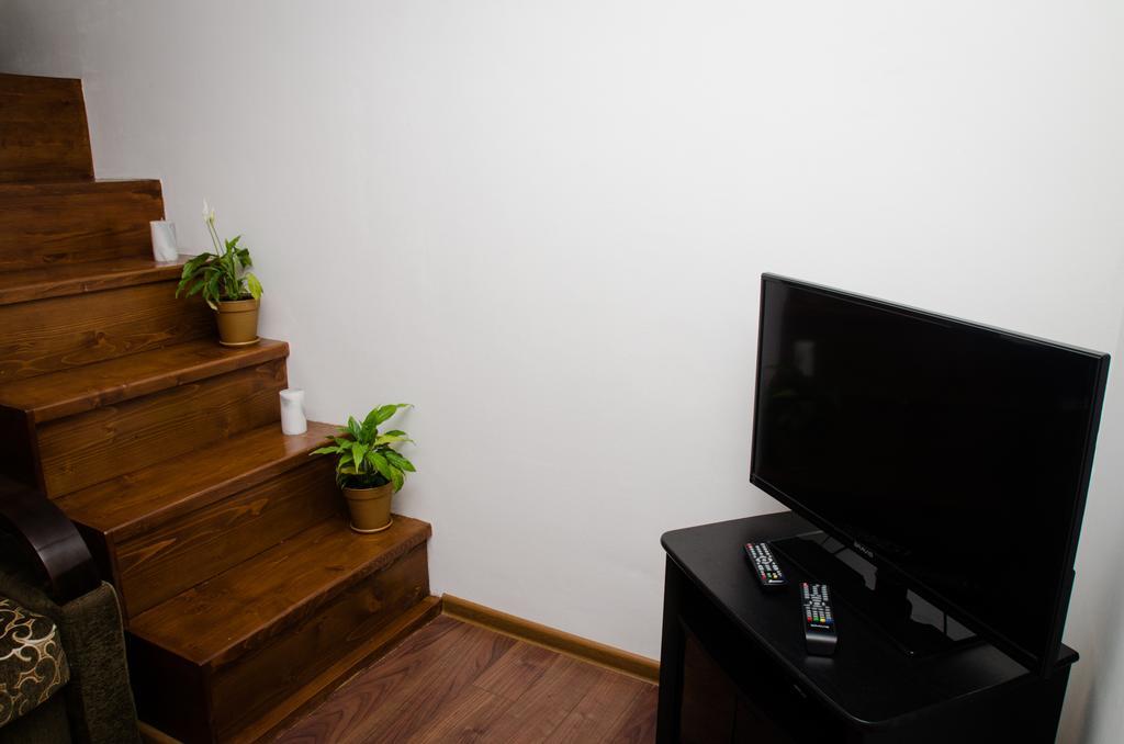 Babylon Apartment On Bukovinskaya Street รีฟเน ภายนอก รูปภาพ