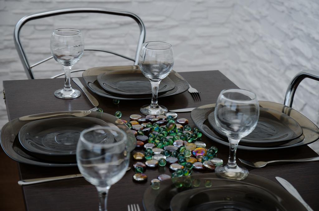 Babylon Apartment On Bukovinskaya Street รีฟเน ภายนอก รูปภาพ