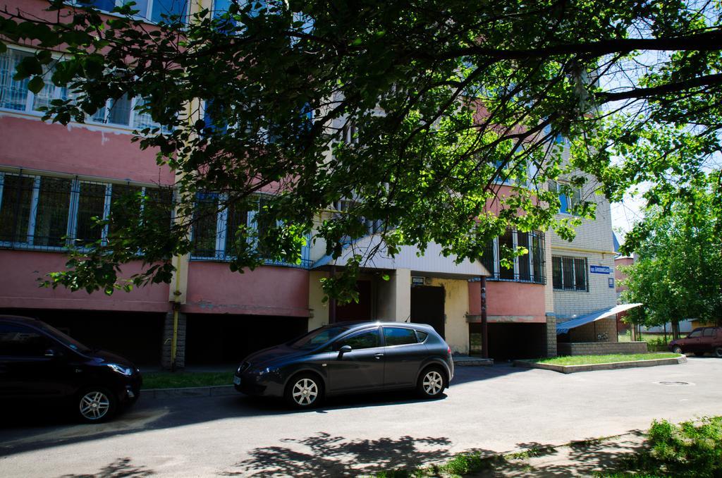 Babylon Apartment On Bukovinskaya Street รีฟเน ภายนอก รูปภาพ