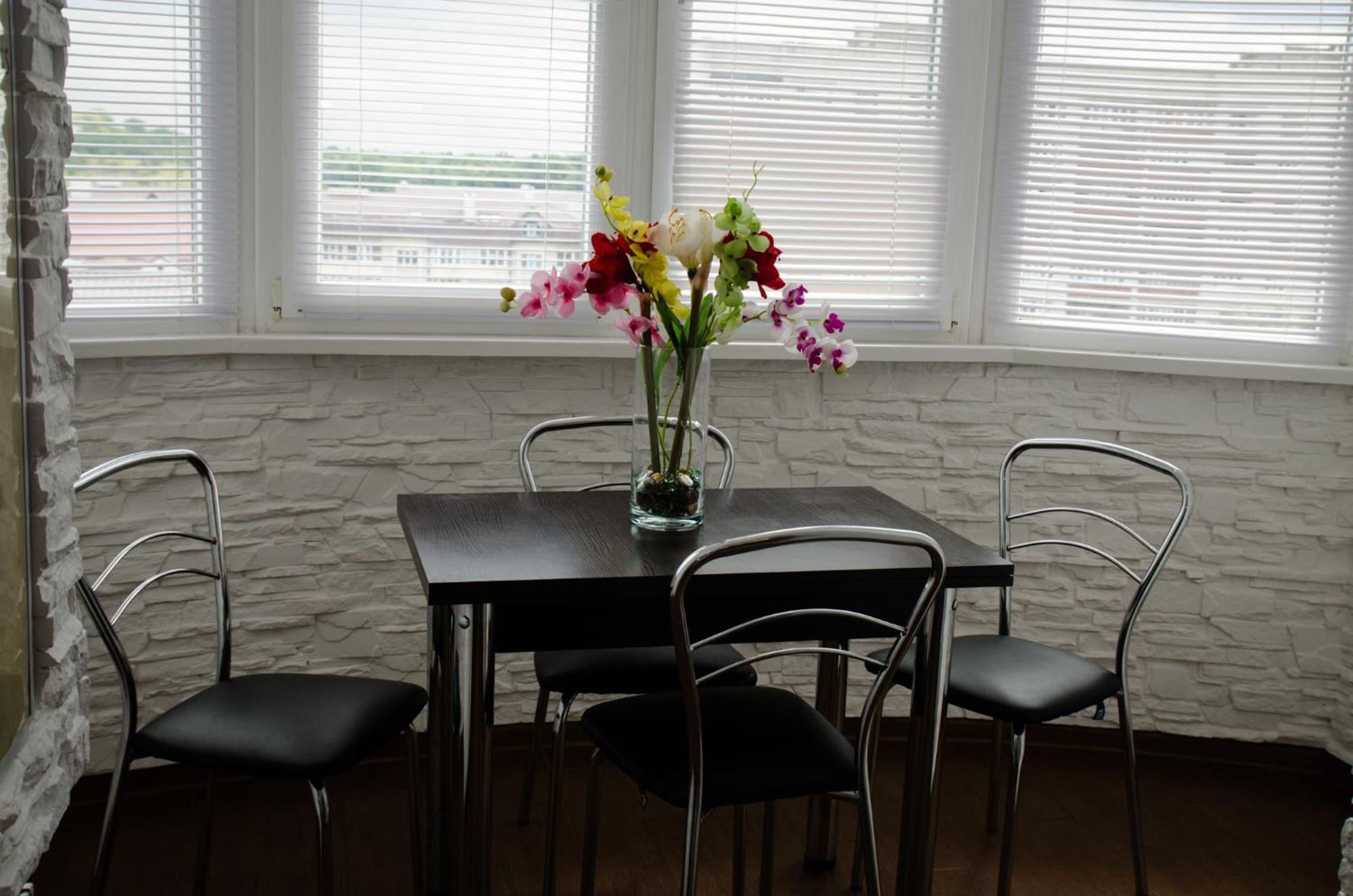 Babylon Apartment On Bukovinskaya Street รีฟเน ภายนอก รูปภาพ