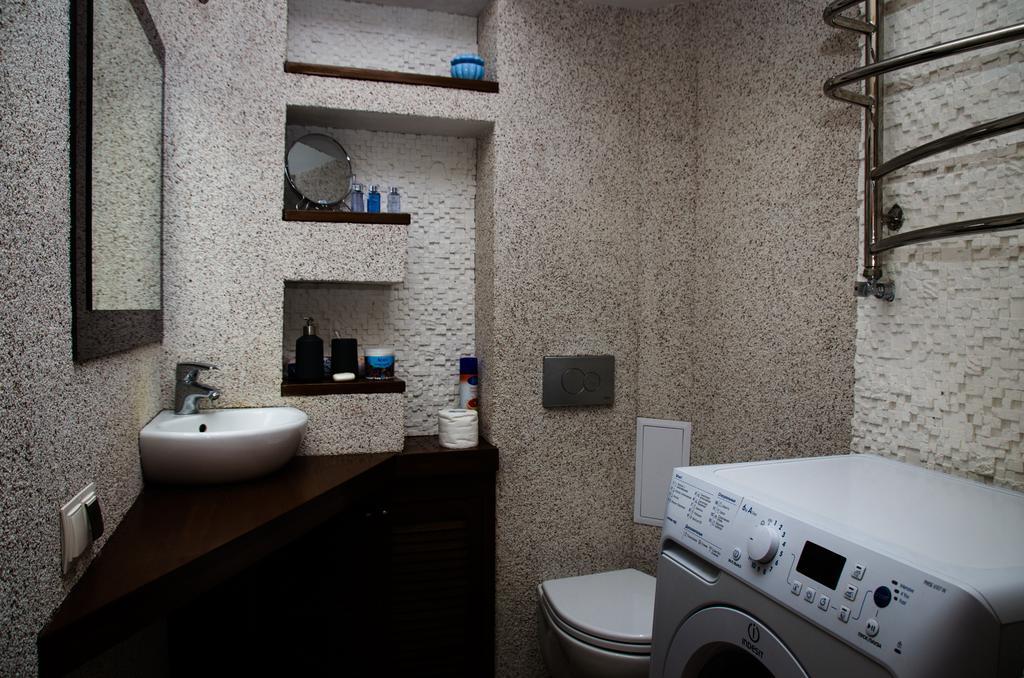 Babylon Apartment On Bukovinskaya Street รีฟเน ภายนอก รูปภาพ